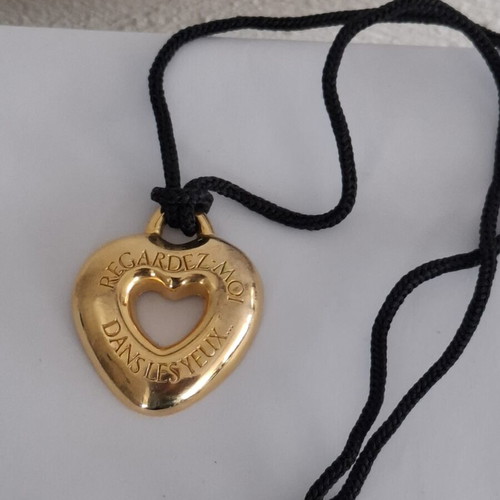 Wonderbra vintage heart pendant gold, like new