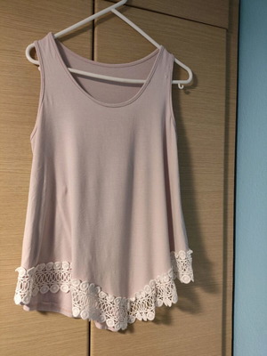 Pink blouse like new with lace detail