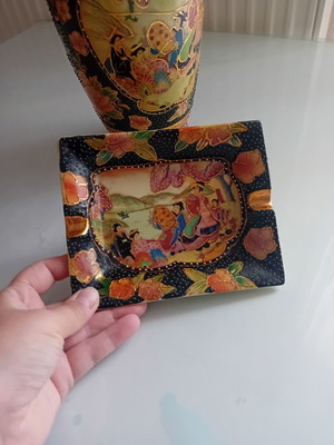 Vase and ashtray like new