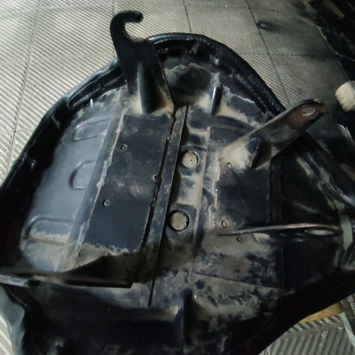Seat for Honda Z50J zetaki like new with small tear
