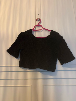 Black top like new, size L