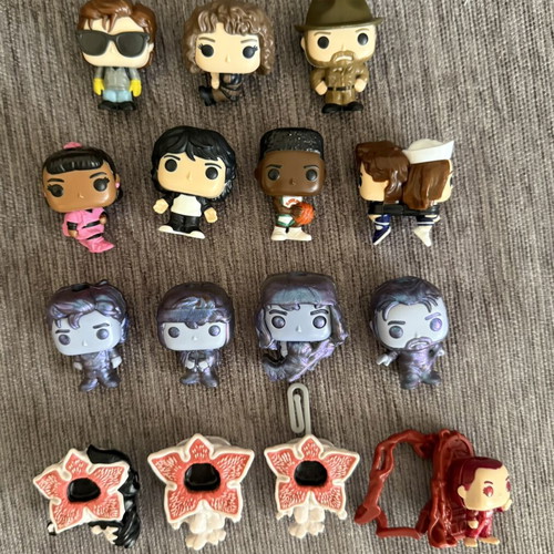 Kinder Funko Stranger Things figures like new