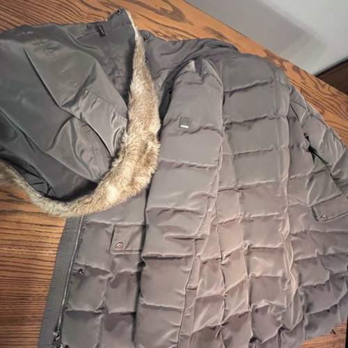 Geox long puffer coat like new with detachable fur gray