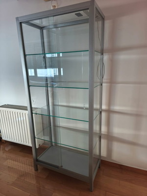 Showcase metal and glass like new