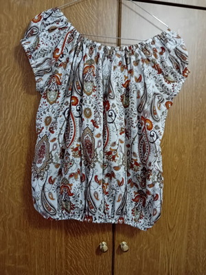 SheX Summer Printed Blouse Medium like new, beige and brown