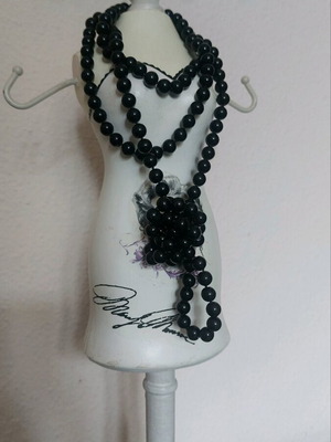 Vintage Faux bijoux long necklace used, black, 63cm with glass stones