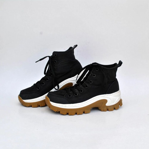 Skechers Vintage Black Canvas Chunky High Top Sneakers, size 37.5 Y2K