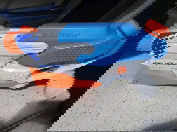nerf super soaker,  hudrostorm