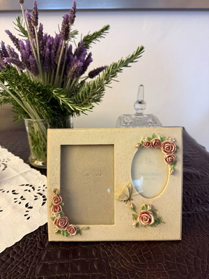 Vintage double tabletop photo frame like new with embossed roses and butterfly