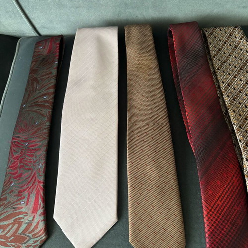 Silk ties like new, set of 5 in various colors