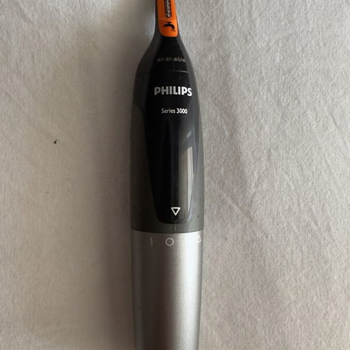 Philips Nose Trimmer Series 3000 for nose, eyebrows, ears