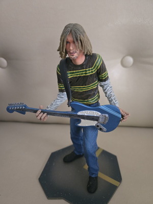Φιγούρα Kurt Cobain της Neca μεταχειρισμένη, ύψος 18 εκ., κλίμακα 1:10