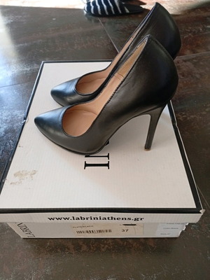 Black pumps used size 37