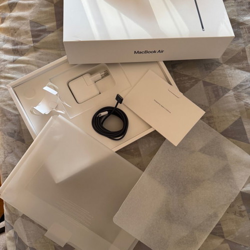 MacBook Air M4 like new, 24GB RAM, 512GB SSD