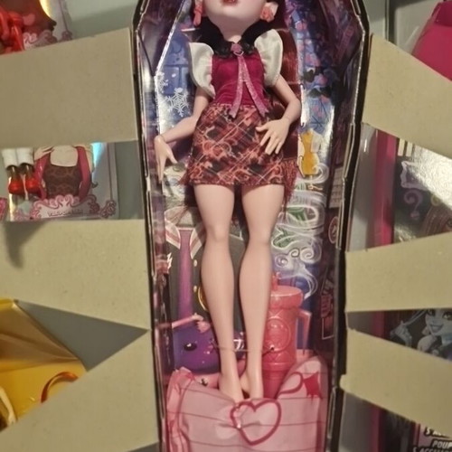 Barbie Mermaid, Monster High Buried Secrets, Dress to Impress Mystery Dolls