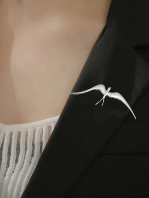 Steel women's swallow brooch new, gold and silver