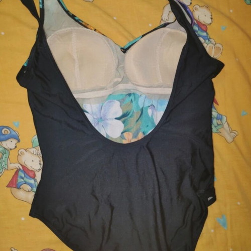 Vintage one-piece swimsuit with floral design XL like new
