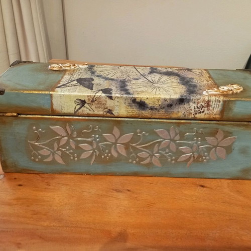 Wooden wine case handmade like new, decoupage