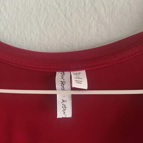 & Other Stories women's cupro T-shirt V-neck like new, red, XS/S