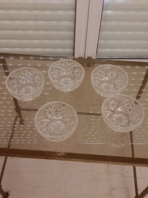 Crystal bowls like new, set of five, 11 cm diameter