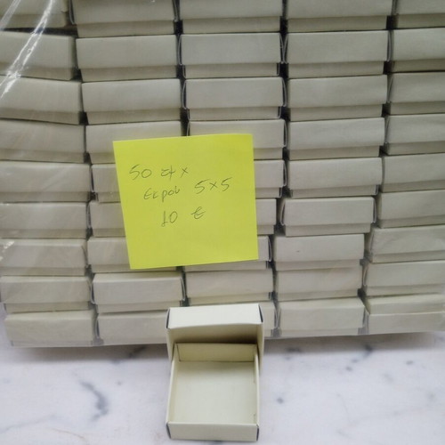 Small off-white packaging boxes pack of 50, 5x5 cm, new
