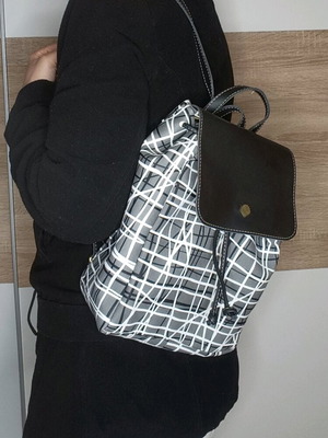 Thiros backpack new, black and white