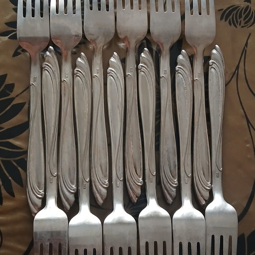 Set of 12 forks silver plated 800 used, very good condition