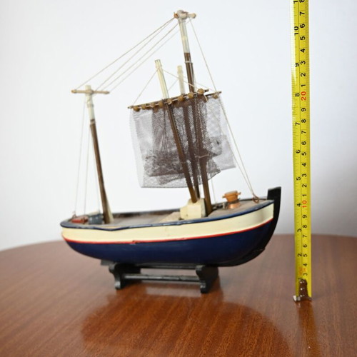 Handmade wooden fishing boat model used, nautical decoration