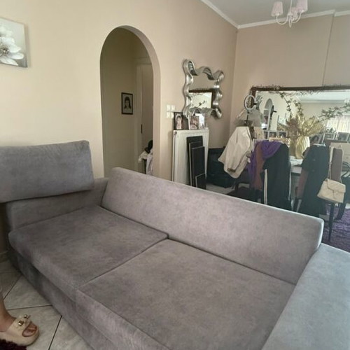 Sofa like new with storage space and stain-resistant fabric