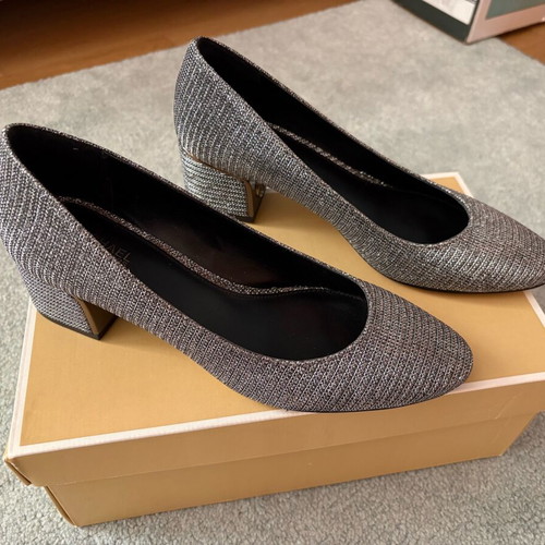 Michael Kors pumps silver like new, size 36.5