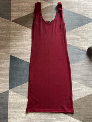 Midi dress red like new, size L