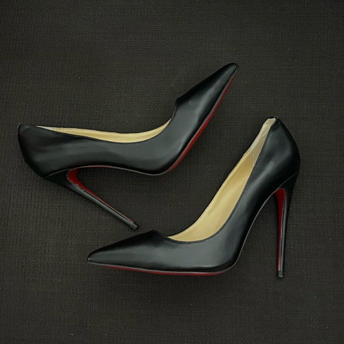 Christian Louboutin Kate black leather pumps size 39