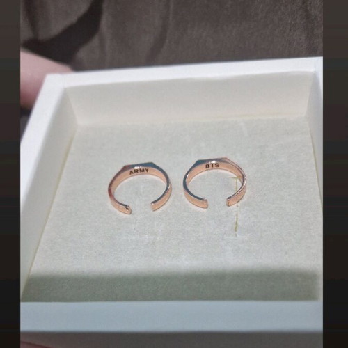 Set rings rose gold 9k with zircon BTS official merch like new