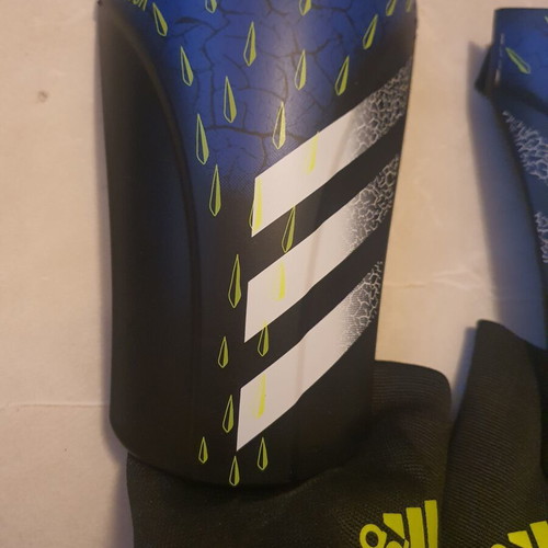 Adidas Predator Shinpads like new