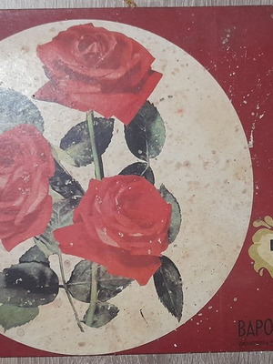 Ταμπέλα Παυλίδης μεταχειρισμένη από σκληρό χοντρό χαρτόνι