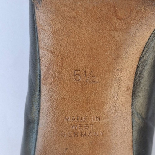Vintage Kaiser leather pumps like new, black and gray