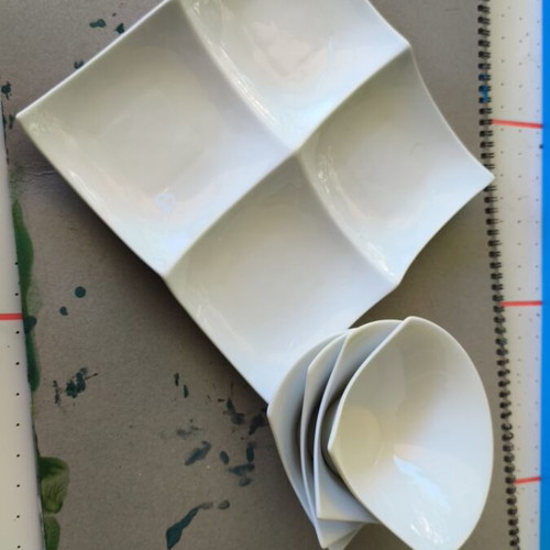 Set of 4 bowls and tray for nuts like new