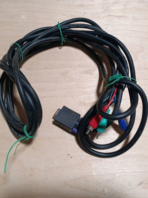 VGA to 3RCA cable 5 meters used