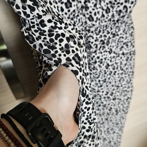 Lightweight dress with elastic waist, pockets, like new, black and white