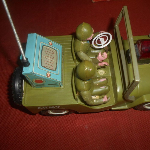 Lyra Army Jeep battery-operated military vehicle 1960-1970, like new