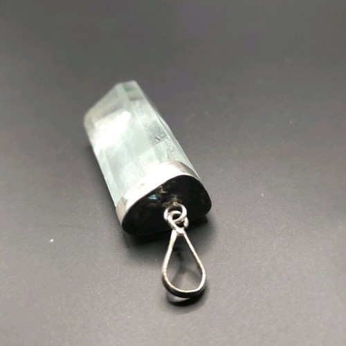 Aquamarine crystal pendant like new, turquoise