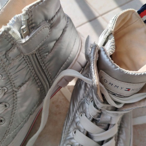 Tommy Hilfiger athletic shoes size 35 gray like new