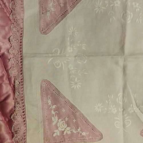 Tablecloth handmade with two matching napkins