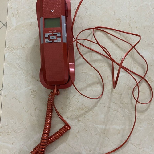 IQ Wired Gondola Phone Red like new, model DT-77CID