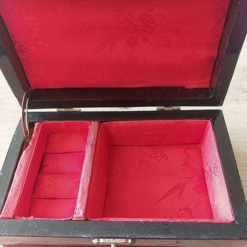 Vintage wooden jewelry box
