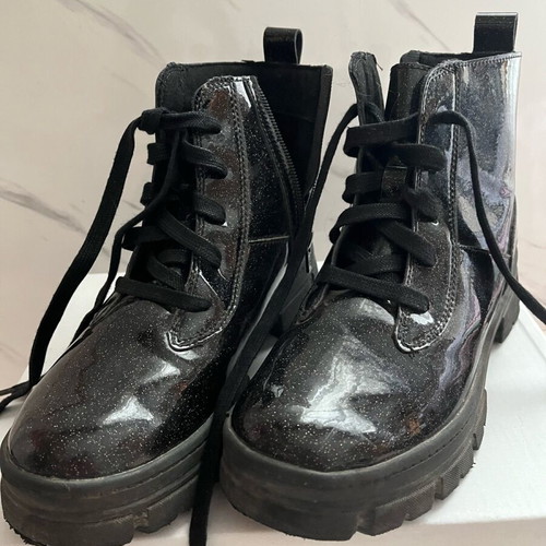 Luigi girls' boots size 35 black like new