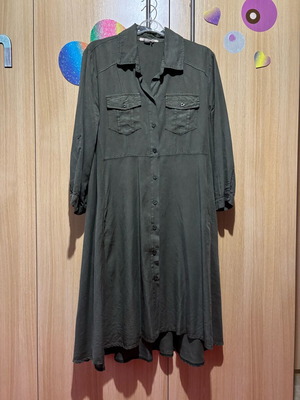 Attrattivo khaki semizie like new