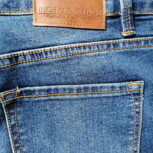 Incity women's bootcut jeans W30 like new, blue