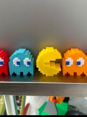 Pac-Man and Ghosts Pixel Art Set of 5 Figures new