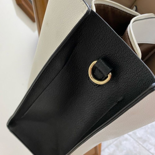 Handbag like new, black and white